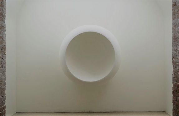 Anish Kapoor, “White Dark VIII 2000”, Palazzo Fortuny